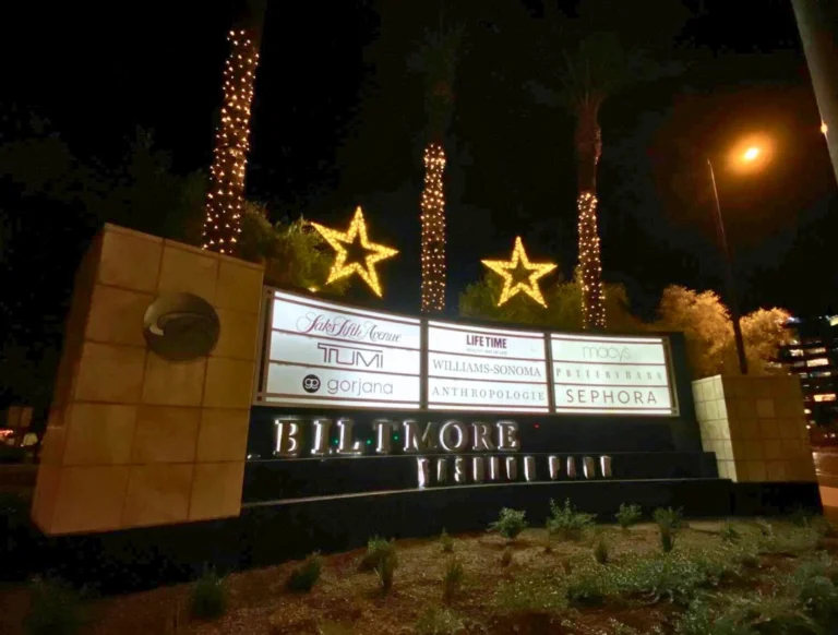 Holiday lights and star decorations at the Biltmore Fashion Park entrance in Phoenix, AZ